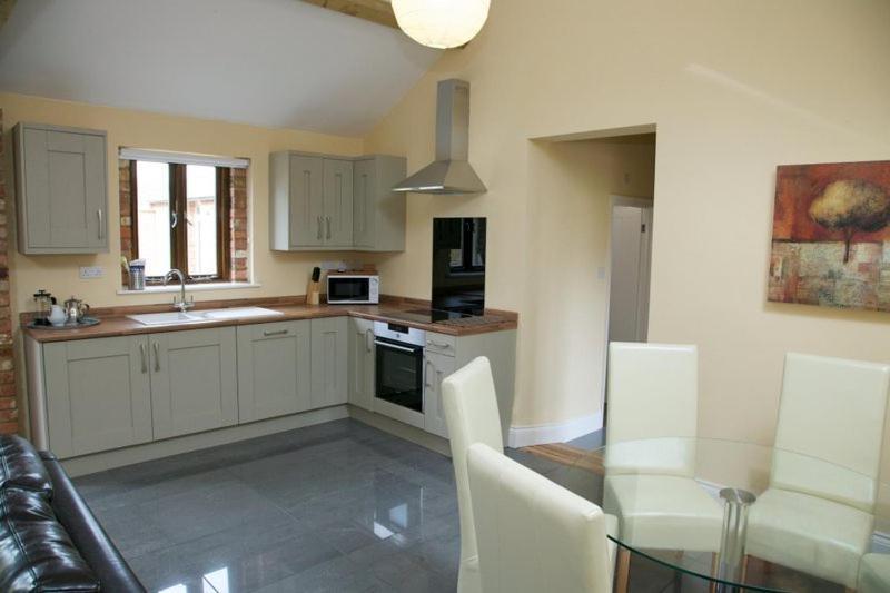 Pheasants Roost At Tove Valley Cottages Towcester Exterior photo
